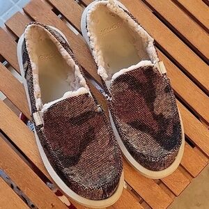 Sanuk Donna Camo Chill Shoes Size 9